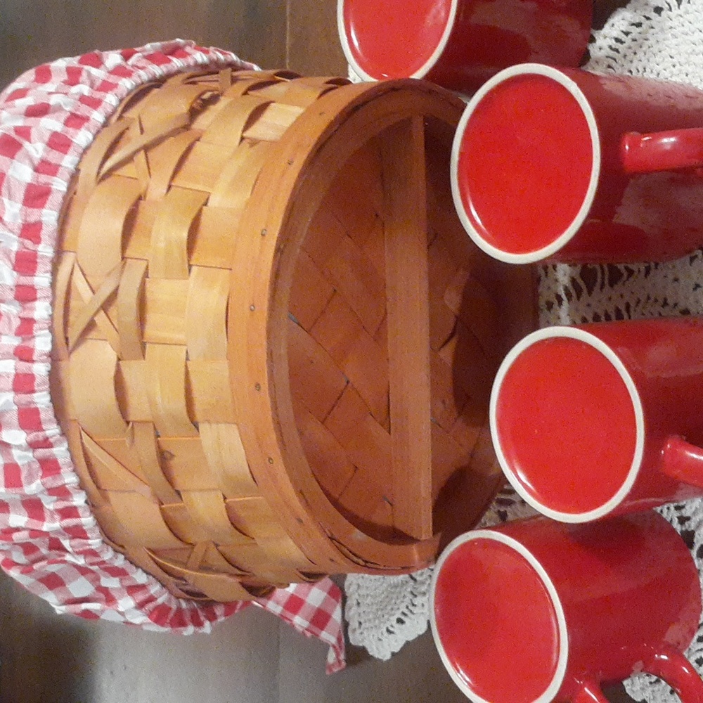 Red RidingHood Basket W/lined Gingham & 4 Red Mugs - Picture 6 of 7